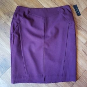Worthington size 10 burgundy skirt